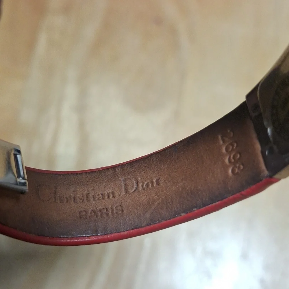 Christian dior Red Leather Strap Watch. - Picture 4 of 8